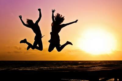https://pixabay.com/en/youth-active-jump-happy-sunrise-570881/