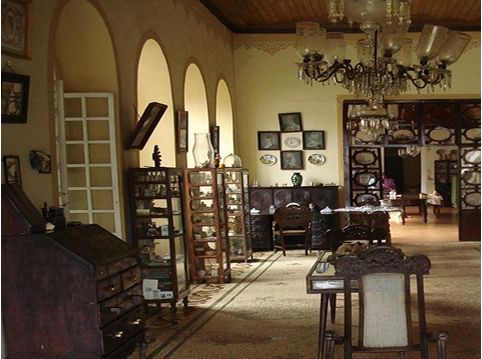 Sara Fernandes House Chandor- Chandor- Antiques