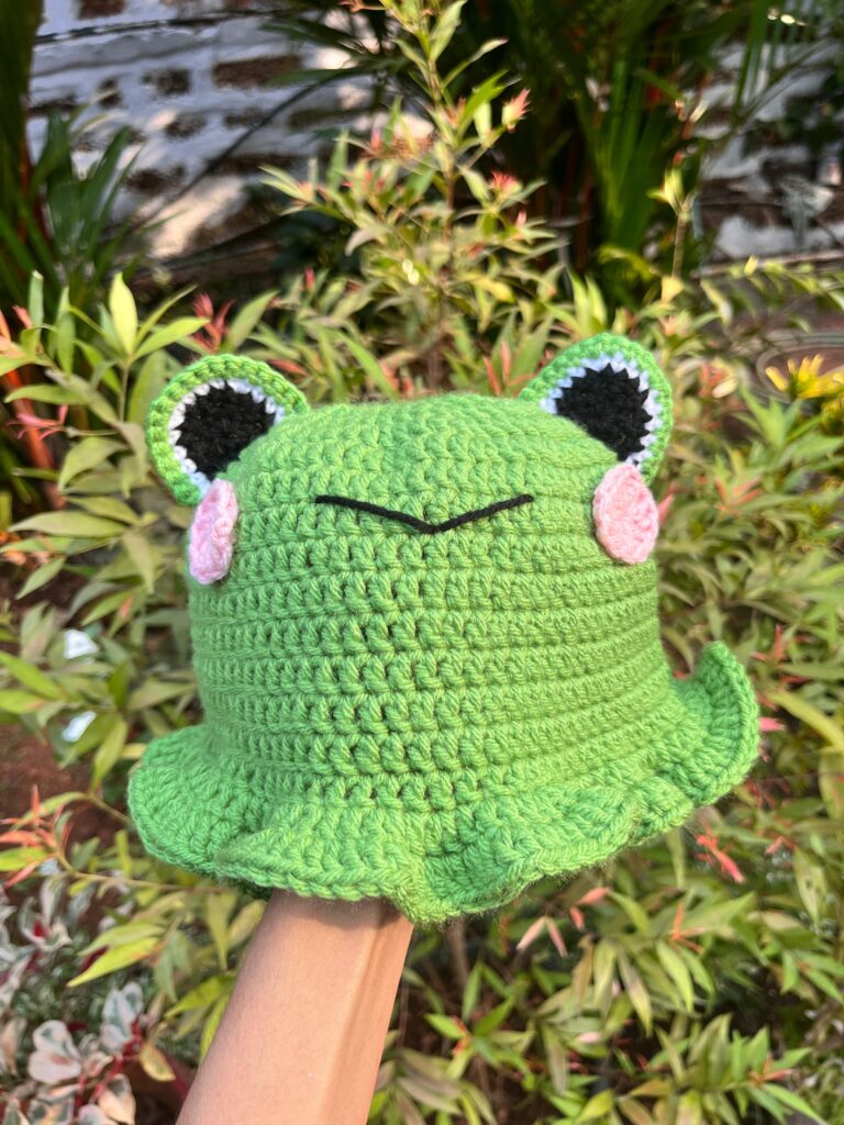 Crochet by ChelC- froggy crochet