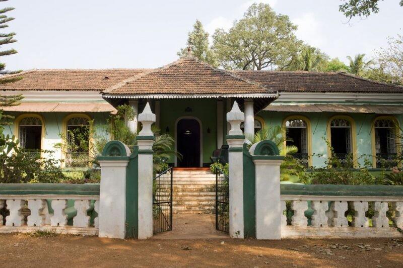 casa-araujo-alvares-loutolim- front side